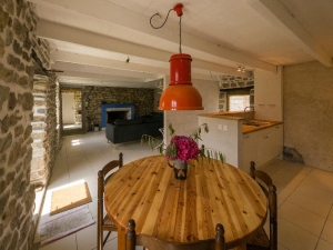 Ferienhaus - Blick von der Essecke zum Wohnbereich